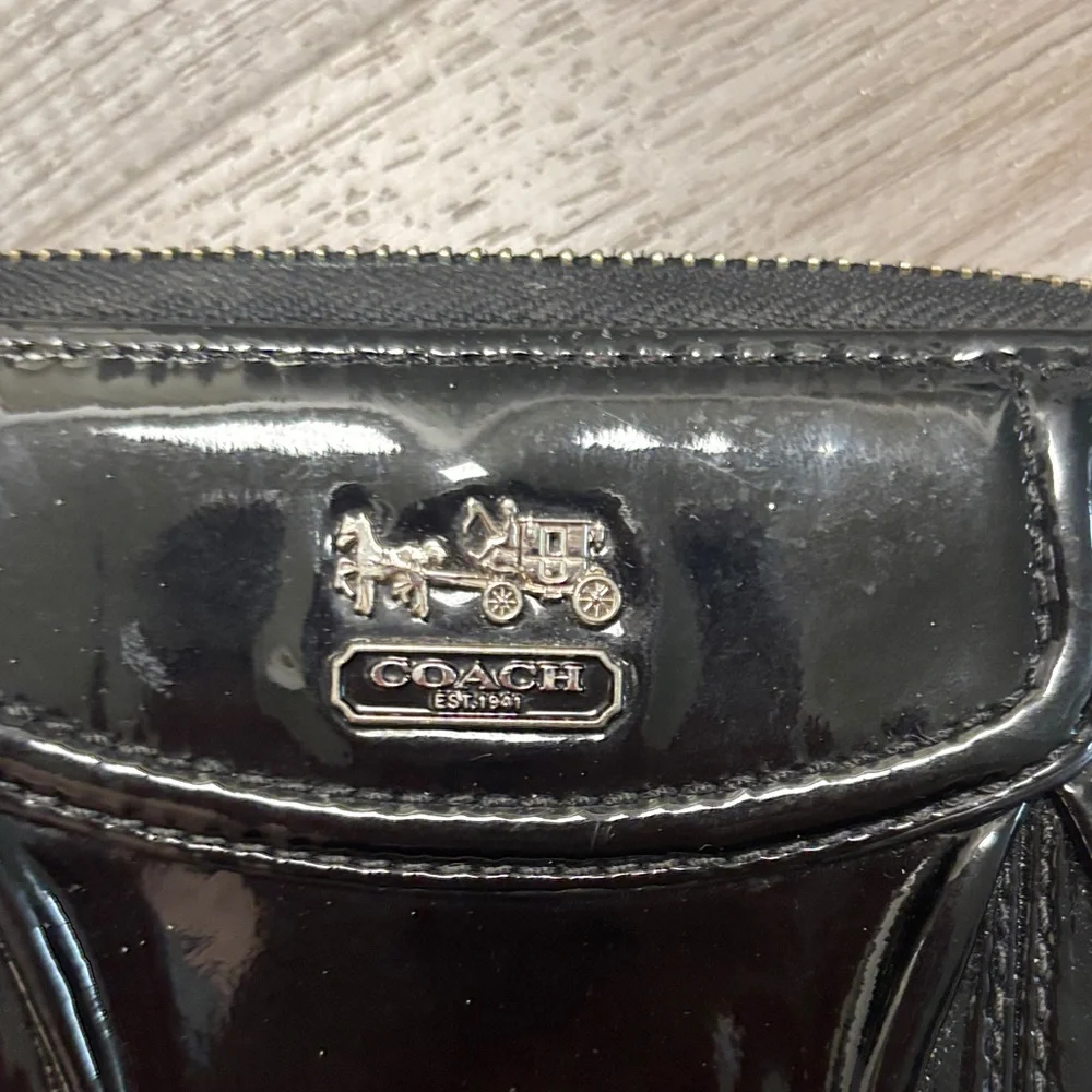 Coach Shiny Black Patent Leather Wallet - Picture 2 of 4